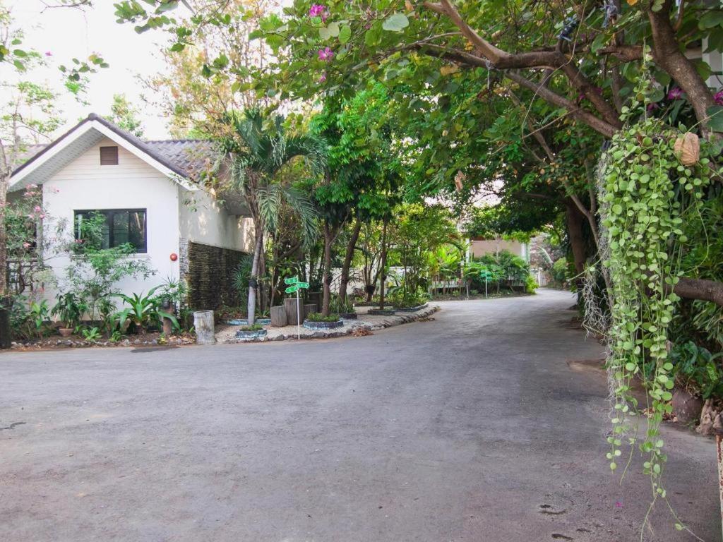 Nakhonratchasima Chayada Garden House And Resort Hotel מראה חיצוני תמונה