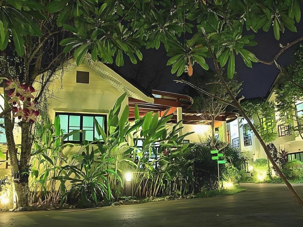 Nakhonratchasima Chayada Garden House And Resort Hotel מראה חיצוני תמונה
