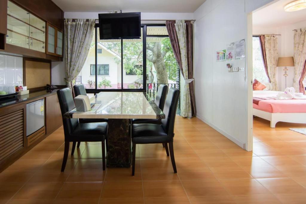 Nakhonratchasima Chayada Garden House And Resort Hotel מראה חיצוני תמונה