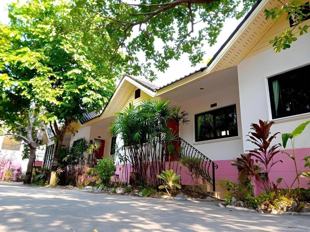 Nakhonratchasima Chayada Garden House And Resort Hotel מראה חיצוני תמונה